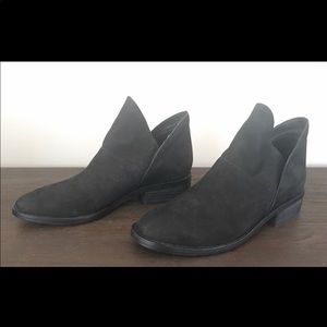 Eileen Fisher NEVER WORN Leaf Booties